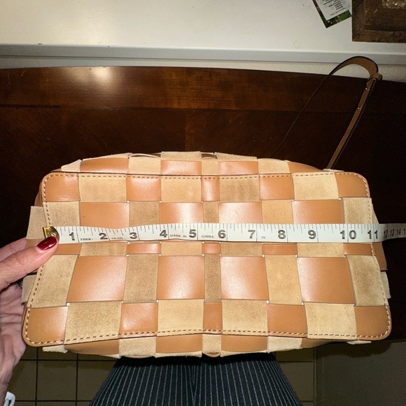 Michael Kors Suede Leather Vivian Hobo Bag - Elegant Woven Design - Picture 15 of 16